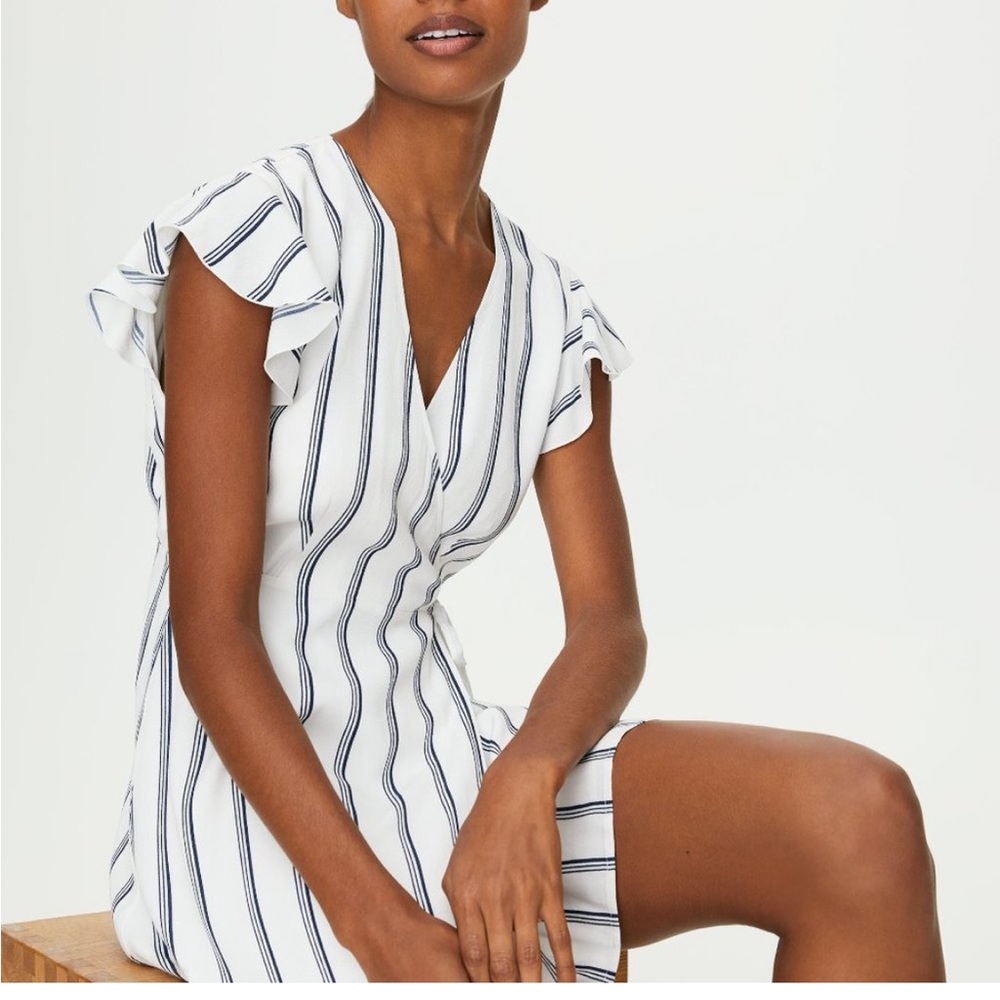 Aritzia • Sunday Best Sunday White and Navy Blue Pinstripe Wrap Dress • Size 0